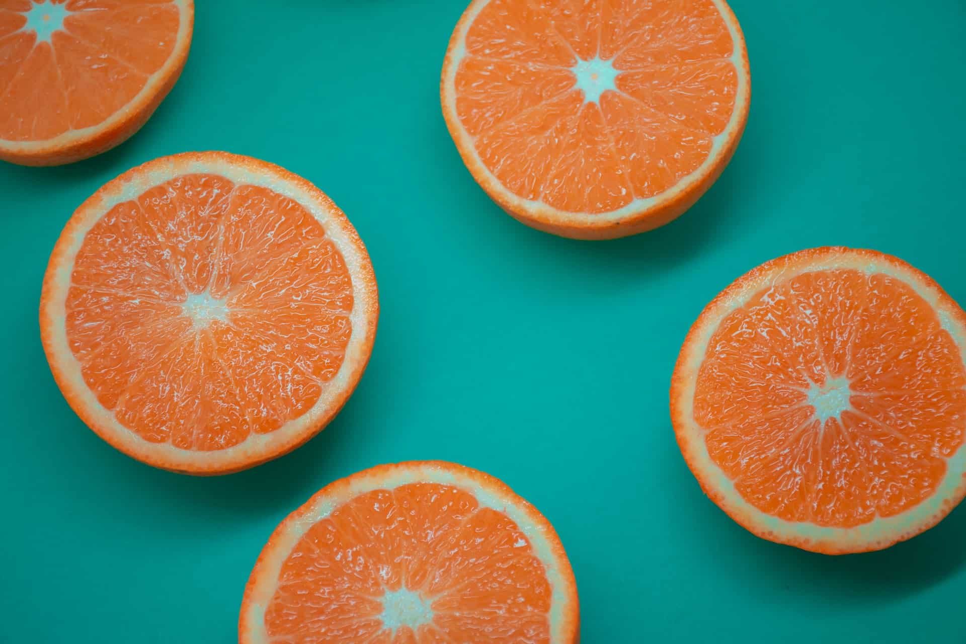 foods for gum health - sliced oranges