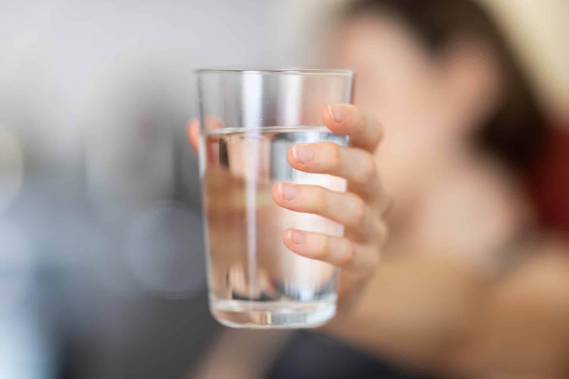 here's how to get healthy teeth: drink more water