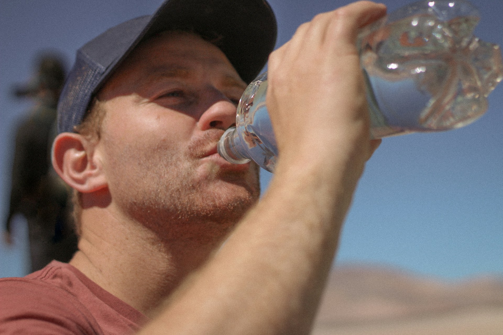 Do you have dry mouth, chapped lips, bad breath, headaches, fatigue, or tooth sensitivity? These are signs that you don’t drink enough water.