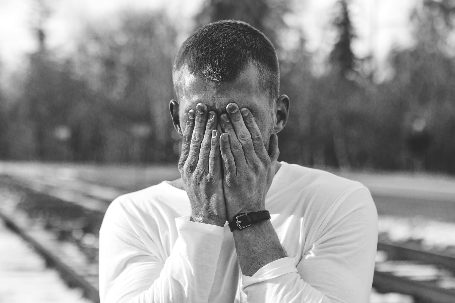 Anxiety can lead to teeth grinding, dry mouth, and stress eating. If you have anxiety about dental care, we help you feel more comfortable.